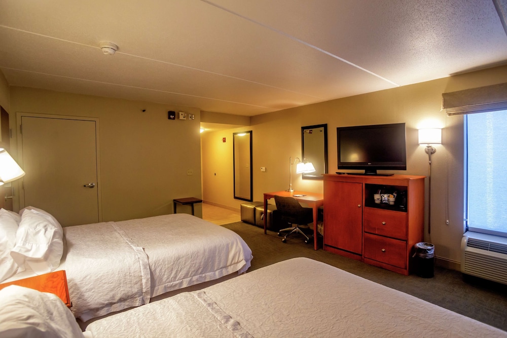 Hampton Inn Wheeling - photo 10