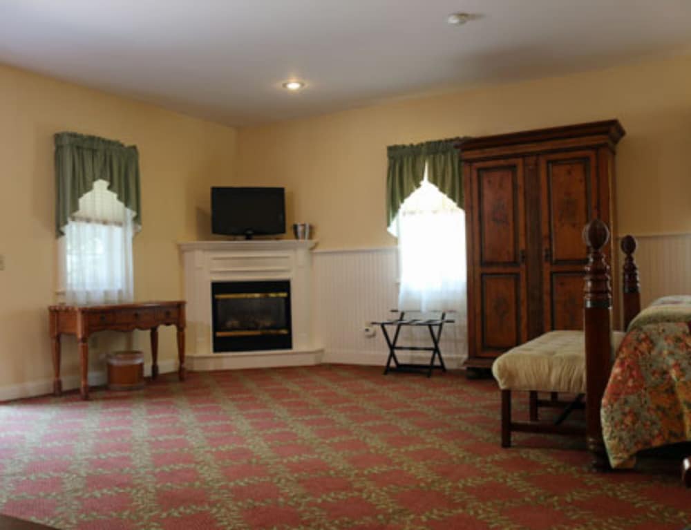 Kearsarge Inn - photo 25