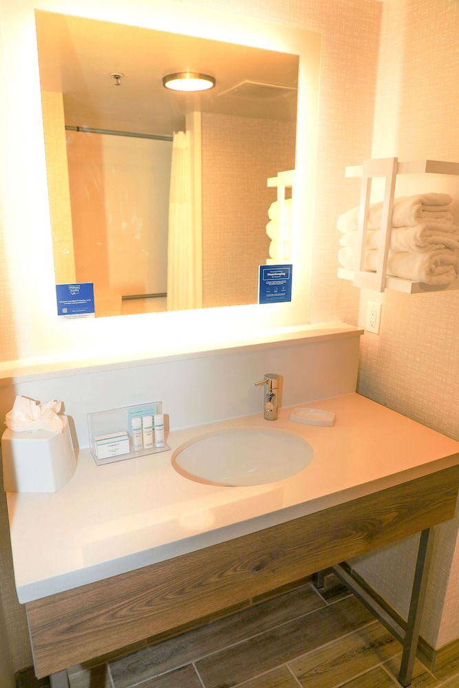 Hampton Inn Ellensburg - photo 23
