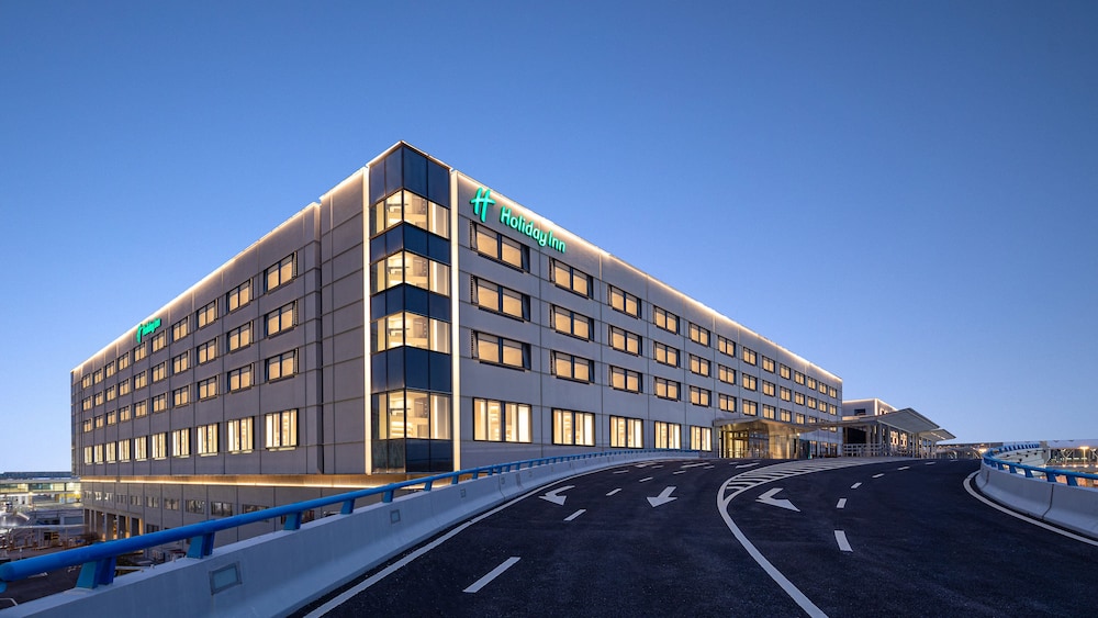 Holiday Inn Shanghai Pudong Airport — 4-Star Luxury Hotel in Shanghai, People's Republic of China