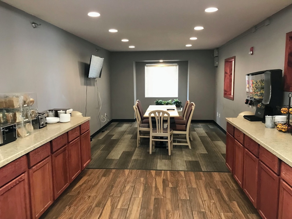 Chadron Inn & Suites - photo 17