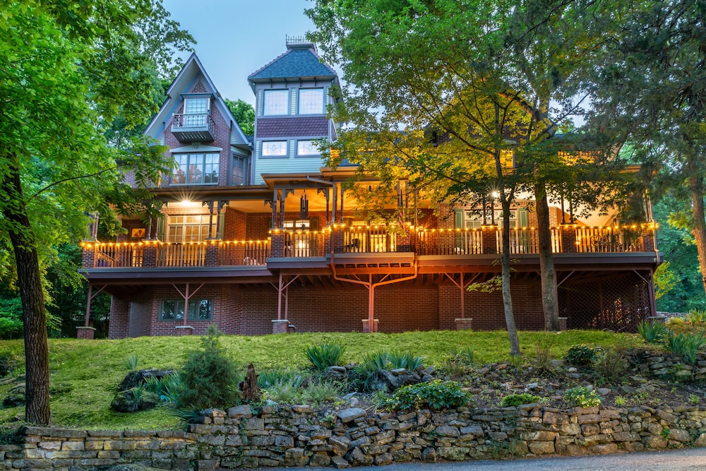 Angel At Rose Hall in Eureka Springs, United States