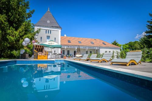 Hotel Herczeg Udvarhaz Poroszlo in Poroszlo, Hungary