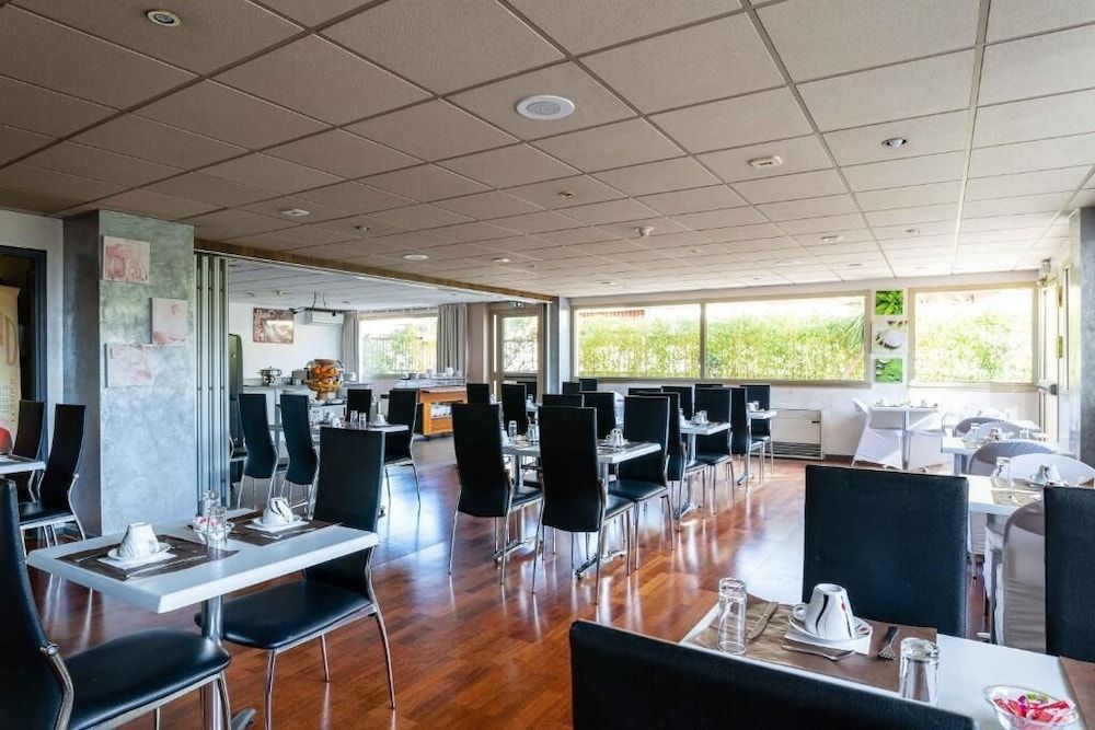 Adonis Cannes Hotel Thomas - carbon neutral hotel in Cannes