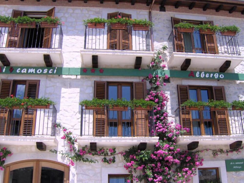 Hotel Ai 4 Camosci in Civitella Alfedena, Italy