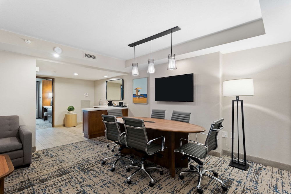 Embassy Suites by Hilton Anaheim South - photo 15