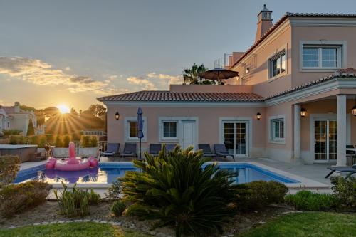 Extraordinary Villa on an elevated position in Quinta do Lago — 4-Star Luxury Hotel in Almancil, Portugal