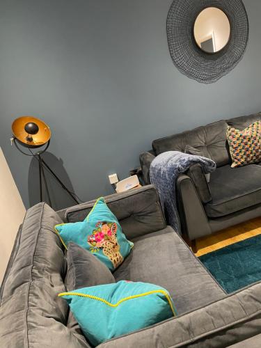 Sitwell coastal apartment with free parking