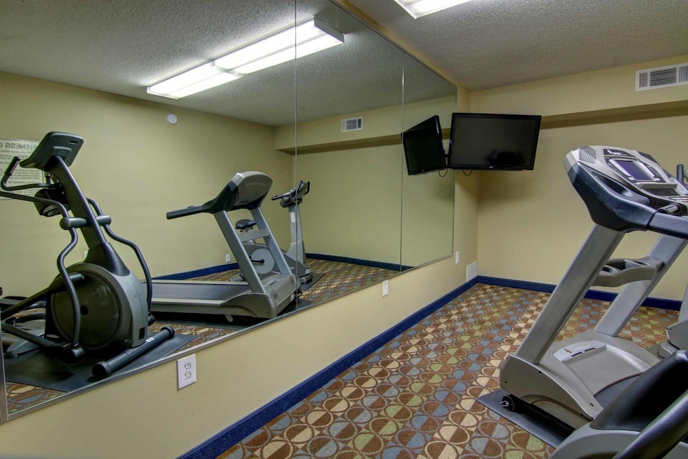 InTown Suites Extended Stay Atlanta GA Marietta Roswell Rd - photo 24