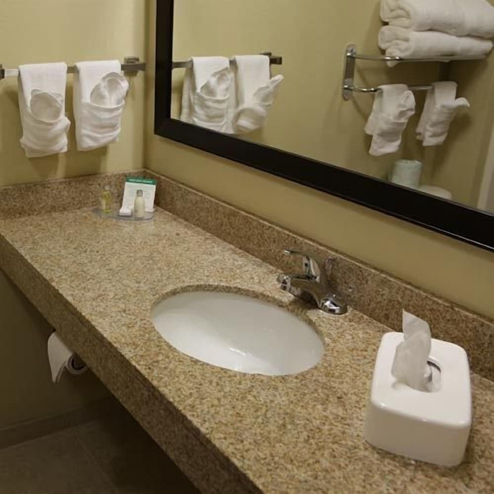 Cobblestone Hotel & Suites Wayne - photo 11