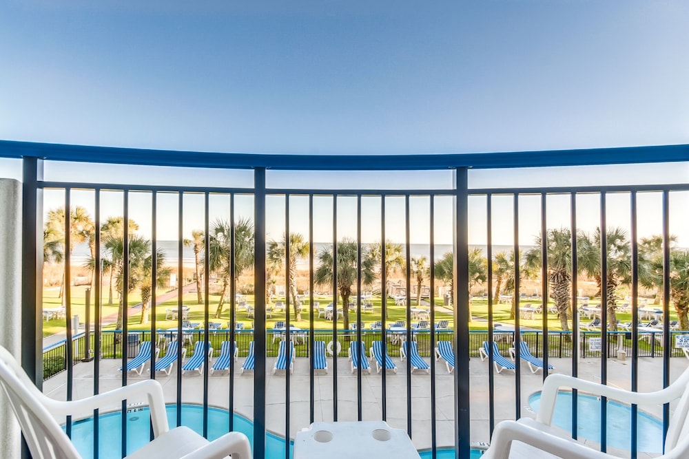 Boardwalk Resort by Hosteeva - photo 120