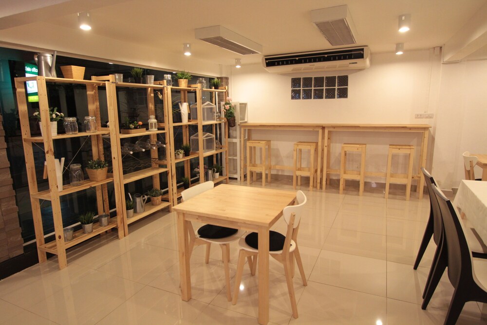 Napaville Huai Khwang Hostel