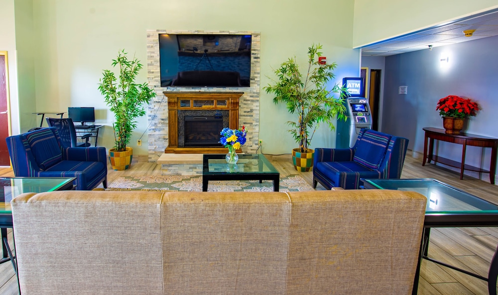 Quality Inn & Suites Woodstock near Lake Geneva - photo 4