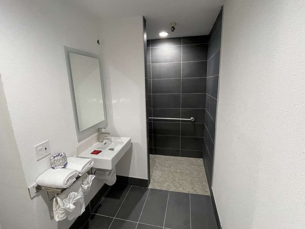 The Midtowner Hotel SureStay Collection by Best Western - photo 9