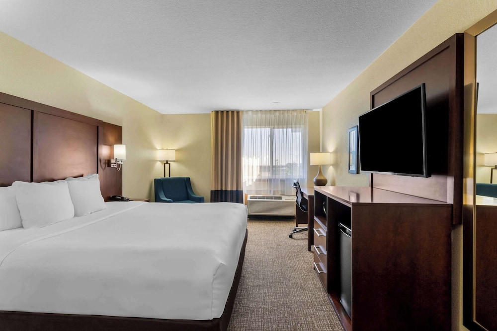 Comfort Inn & Suites Greeley - photo 13