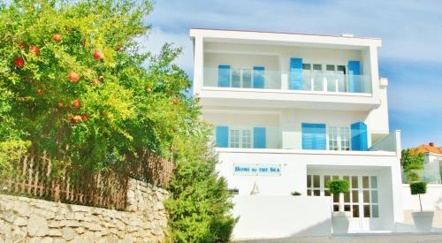 Seaside villa with private pool Home By The Sea Villa Trogir — 4-Star Luxury Hotel in Trogir, Croatia