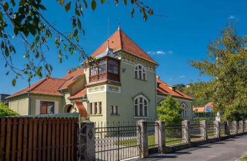 Clasic Haus Sighisoara — 4-Star Luxury Hotel in Sighisoara, Romania