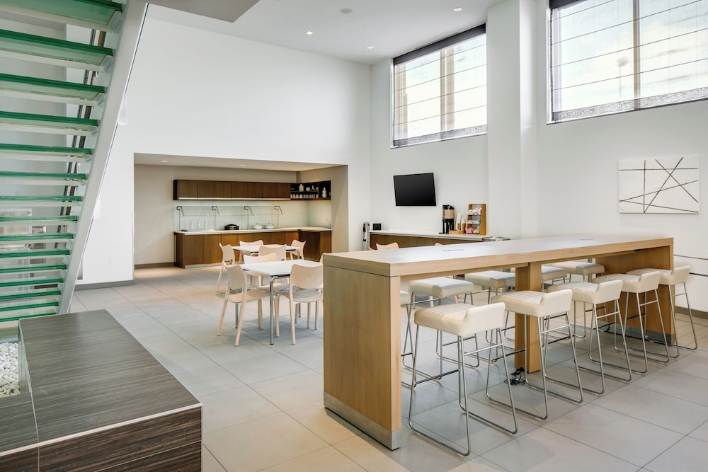 Element Omaha Midtown Crossing - photo 39