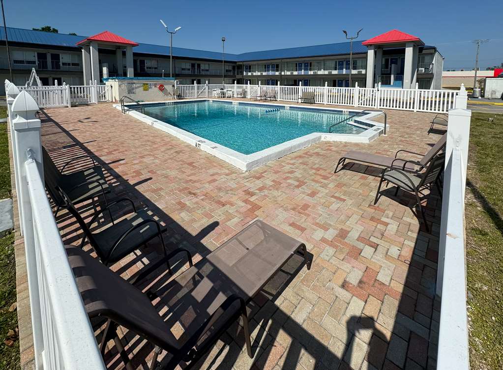 Motel 6 Englewood FL - photo 2