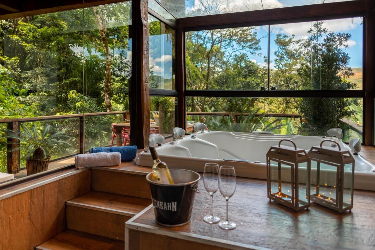 Casa Raul Macacos — 4-Star Luxury Hotel in Nova Lima, Brasil