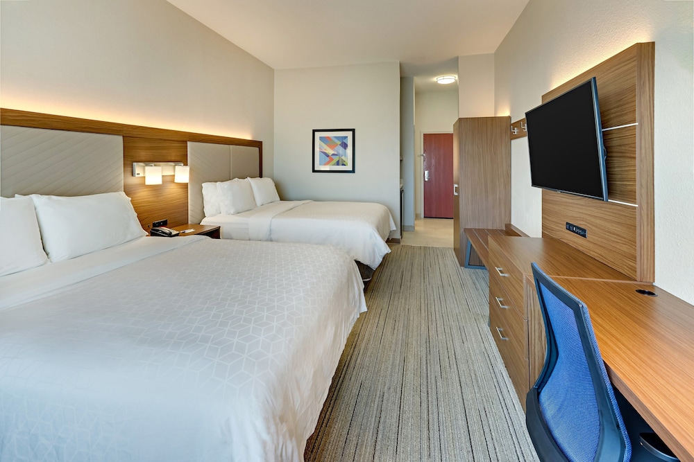 Holiday Inn Express Hotel & Suites Weatherford by IHG - photo 30