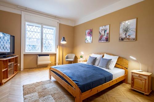 Central Free parking Green — 4-Star Luxury Hotel in Budapest, Hungary