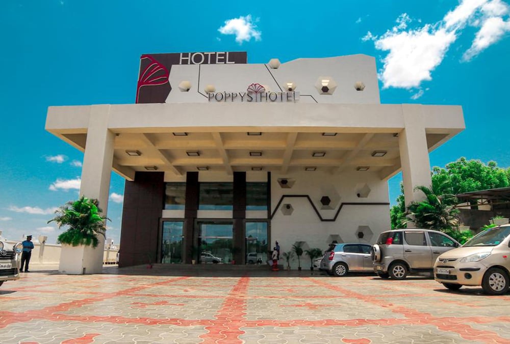 Poppys Hotel in Madurai, India