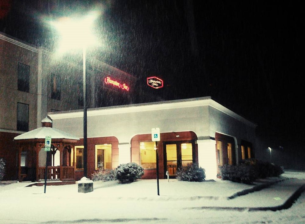 Hampton Inn Pine Grove - photo 69