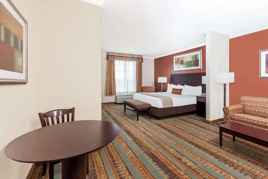 Baymont by Wyndham Henderson - photo 7