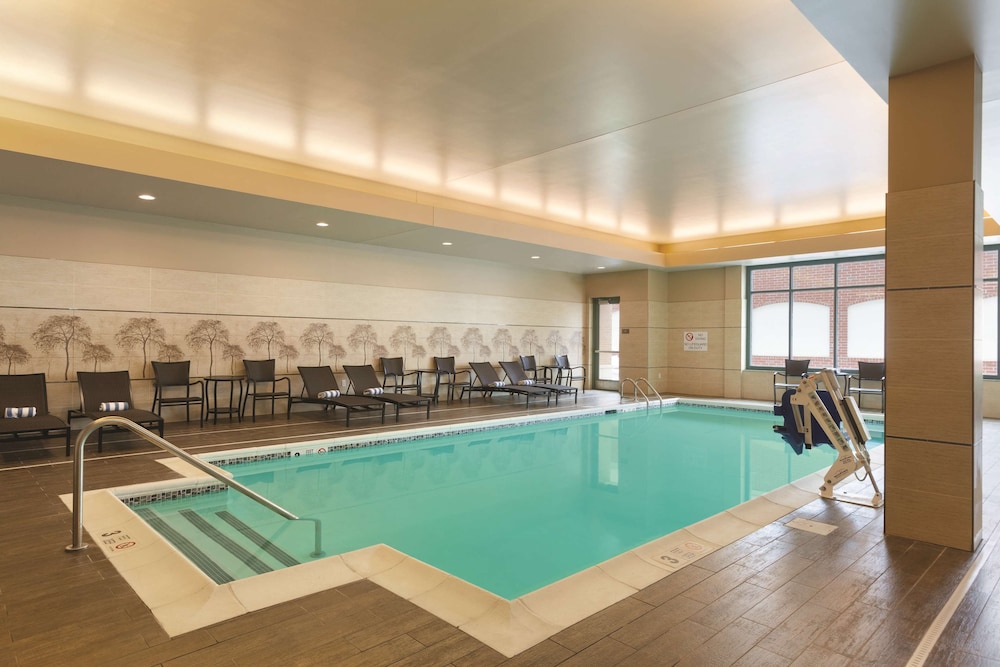 Embassy Suites Saratoga Springs - photo 24