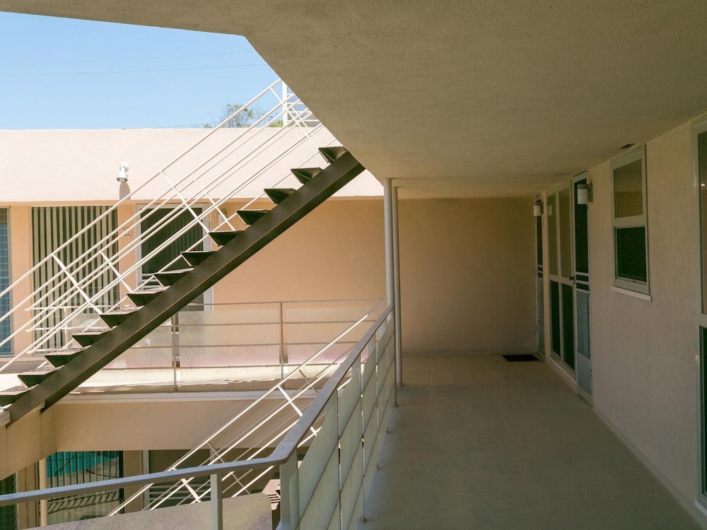 La Jolla Riviera Inn - photo 23