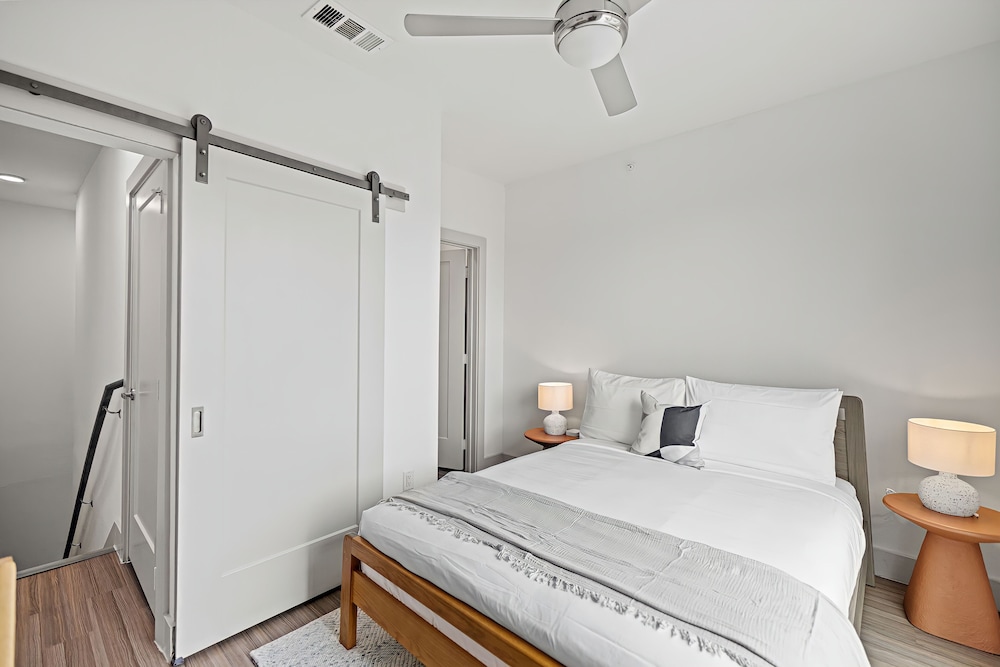 Placemakr Downtown Austin - photo 19