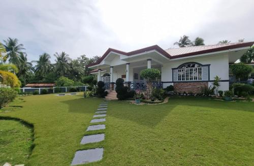 Bretthouse Tourist Inn — 4-Star Luxury Hotel in Lila, Philippines