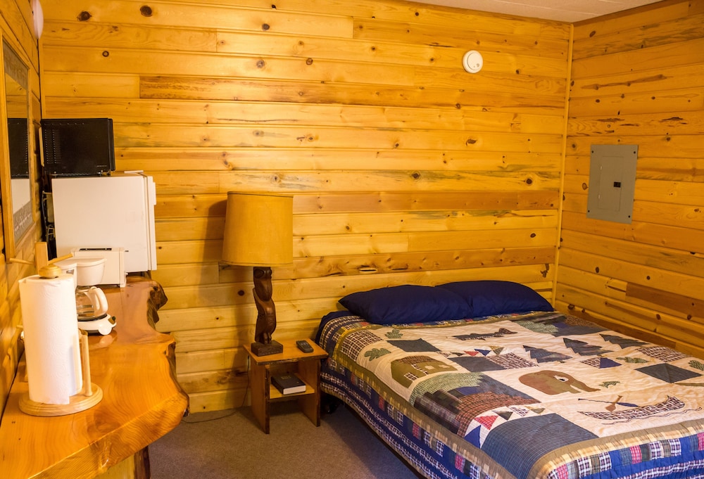 Midnight Sun Log Cabins - photo 35