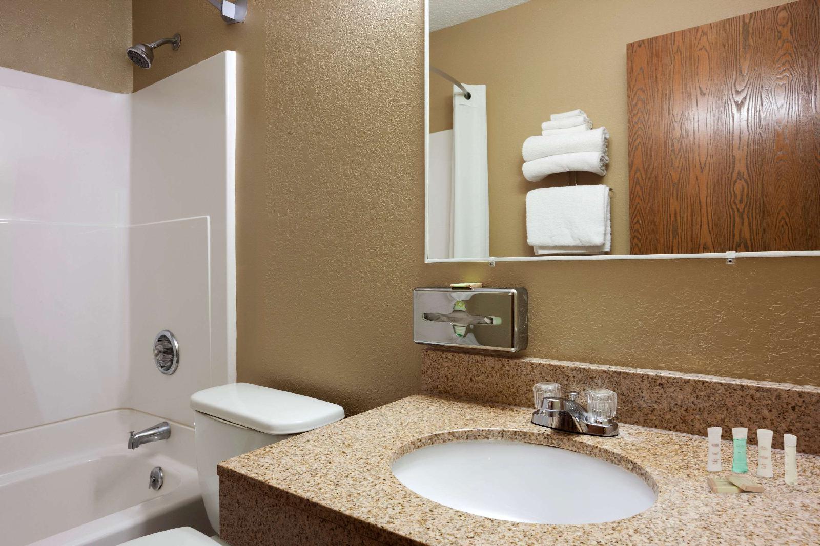 Super 8 by Wyndham Pulaski - photo 15