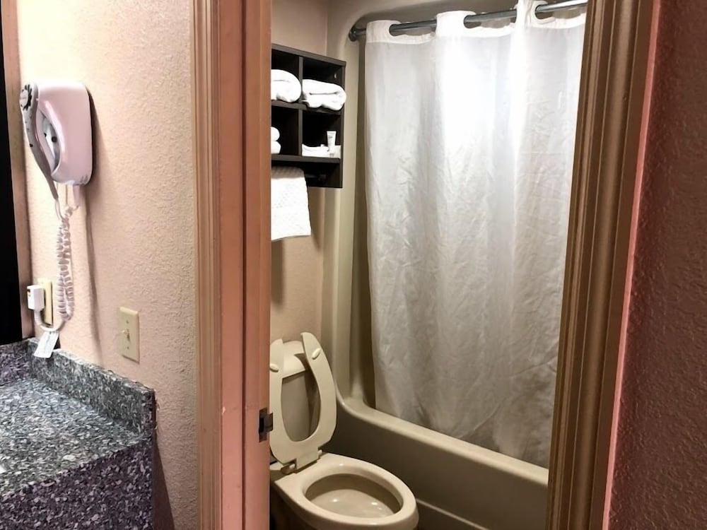 Legacy Inn Sumner - photo 25