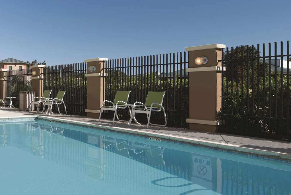 La Quinta Inn & Suites by Wyndham Fairfield Napa Valley - photo 7