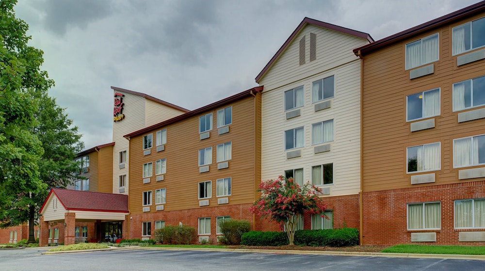 Red Roof Inn PLUS Raleigh Downtown NCSU Conv Center - photo 30