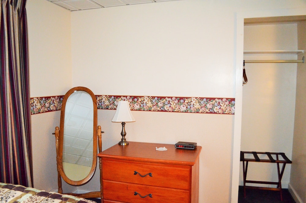 Maple Terrace Motel - photo 37