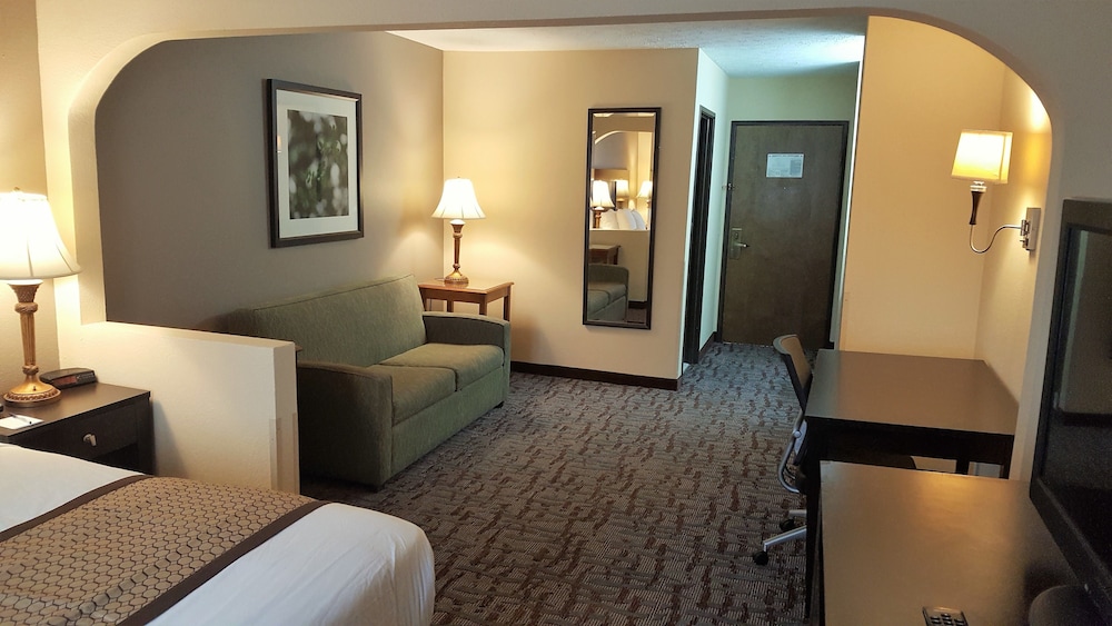 Baymont by Wyndham Belleville Airport Area - photo 13