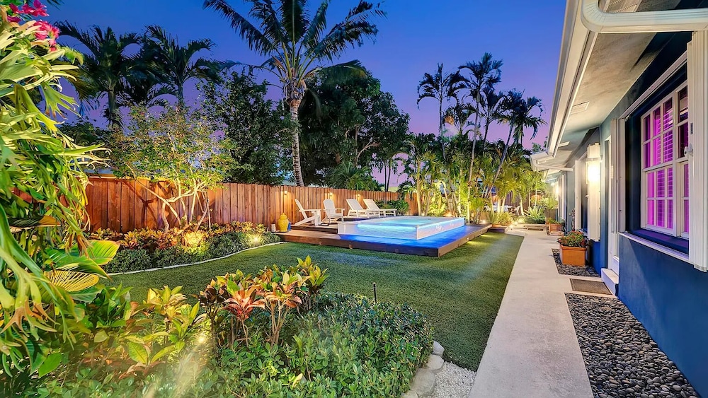 Modern Oasis — 5-Star Luxury Hotel in Oakland Park, United States