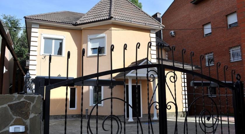 Gostinitsa Park in Saratov, Russia