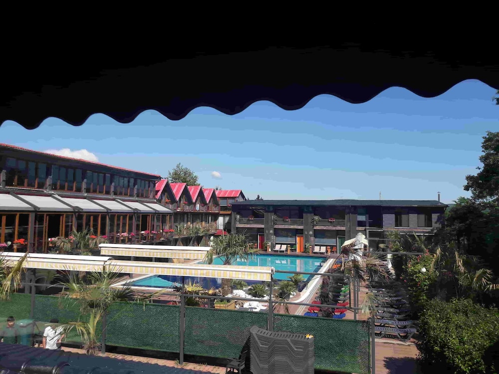 Green House Garden Park — 5-Star Luxury Hotel in Istanbul, Turkey