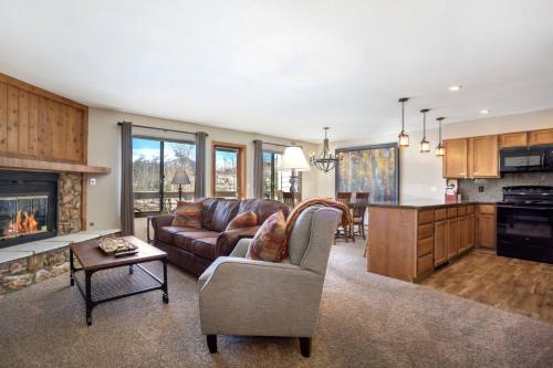 4812 Salt Lick - photo 2
