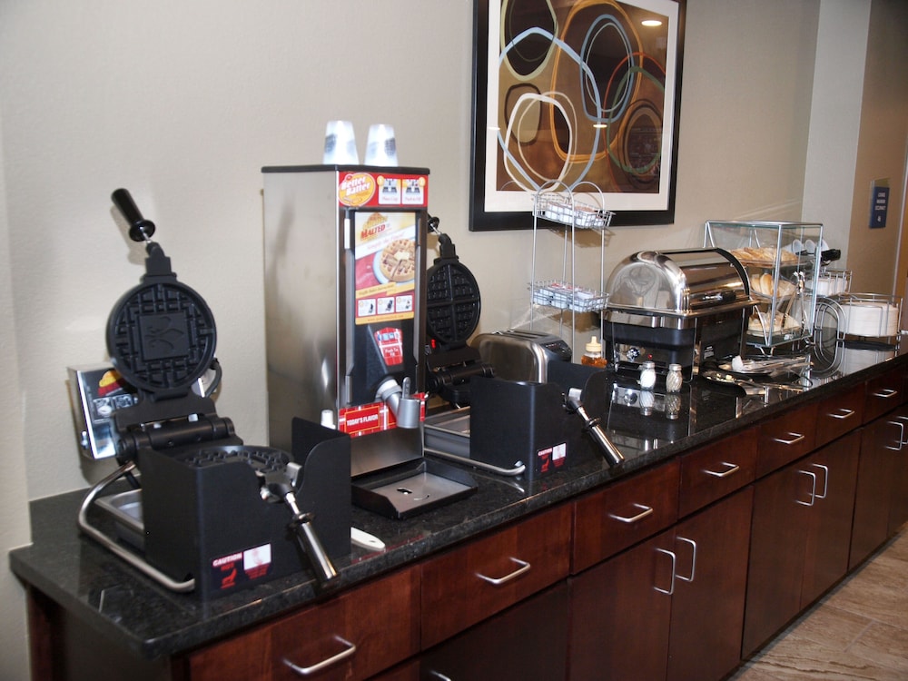 Cobblestone Inn & Suites Vinton - photo 48
