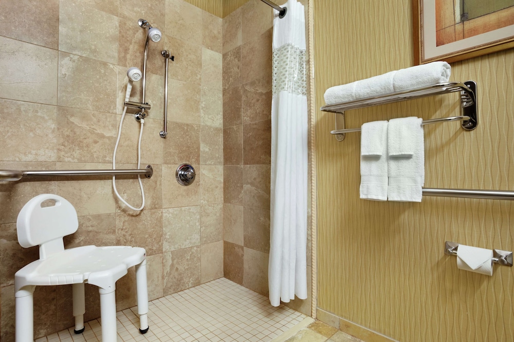 Hampton Inn Findlay - photo 18
