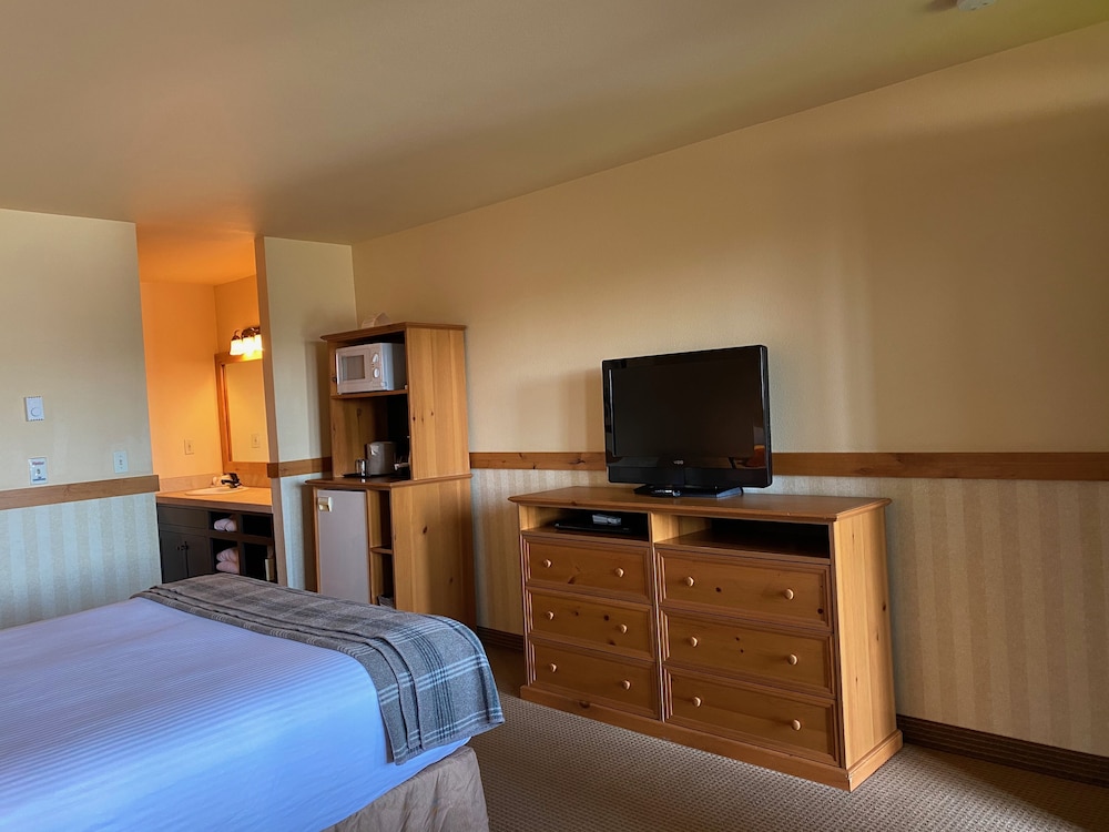 Cousins Country Inn - photo 14