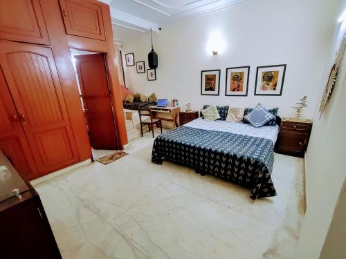 Stay nearby Lutyen’s Delhi just 15min from Connaught Place