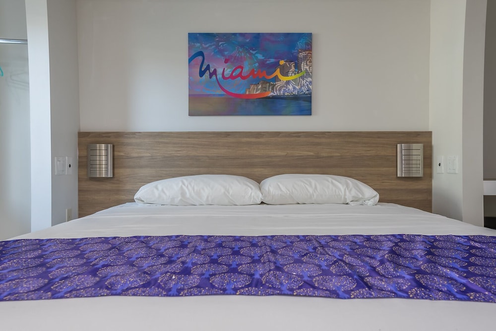 The Biscayne Hotel - photo 10
