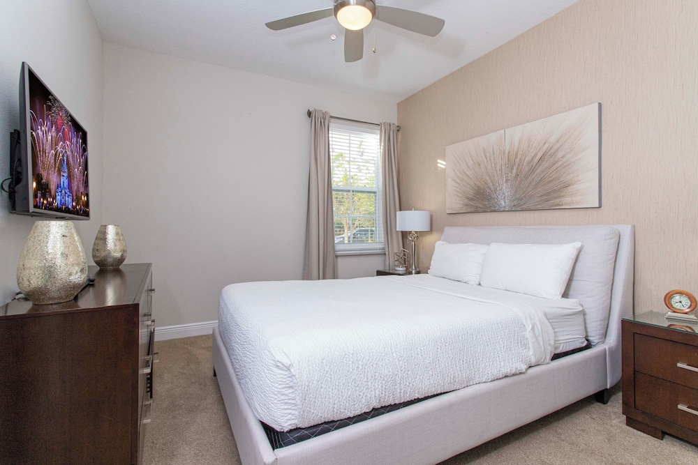 Luxurious 5Bd Single Family w Pool Jacuzzi Encore Resort 7432 - photo 11